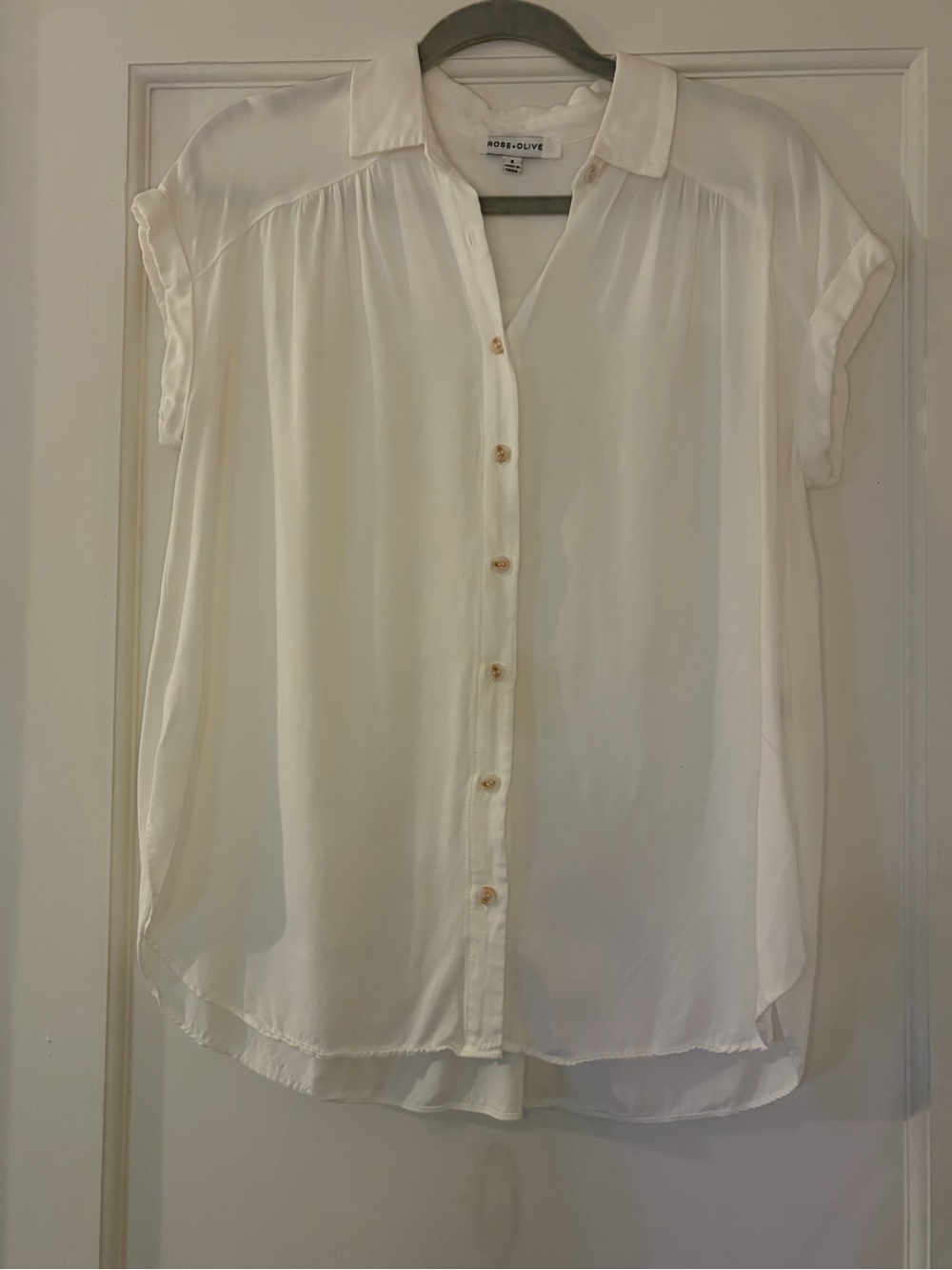 Rose & Olive White Short Sleeve Button-Front Shirt